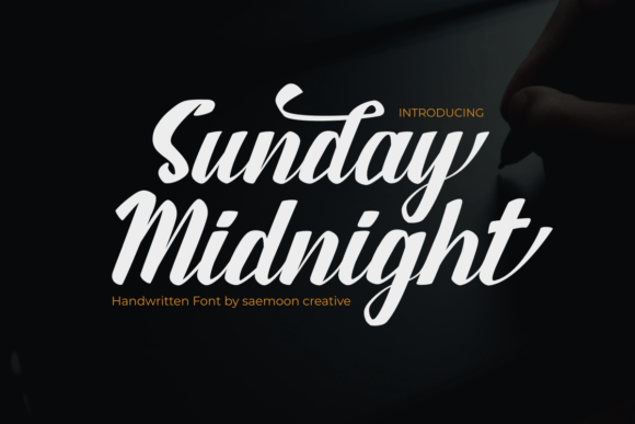 Sunday Midnight: The Elegant Script Font for Campaigns